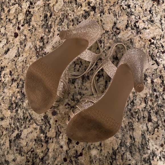 Audrey Brooke Kellie Gold Glitter Heels, Size 7.5, Like New (worn only once) - Picture 4 of 4